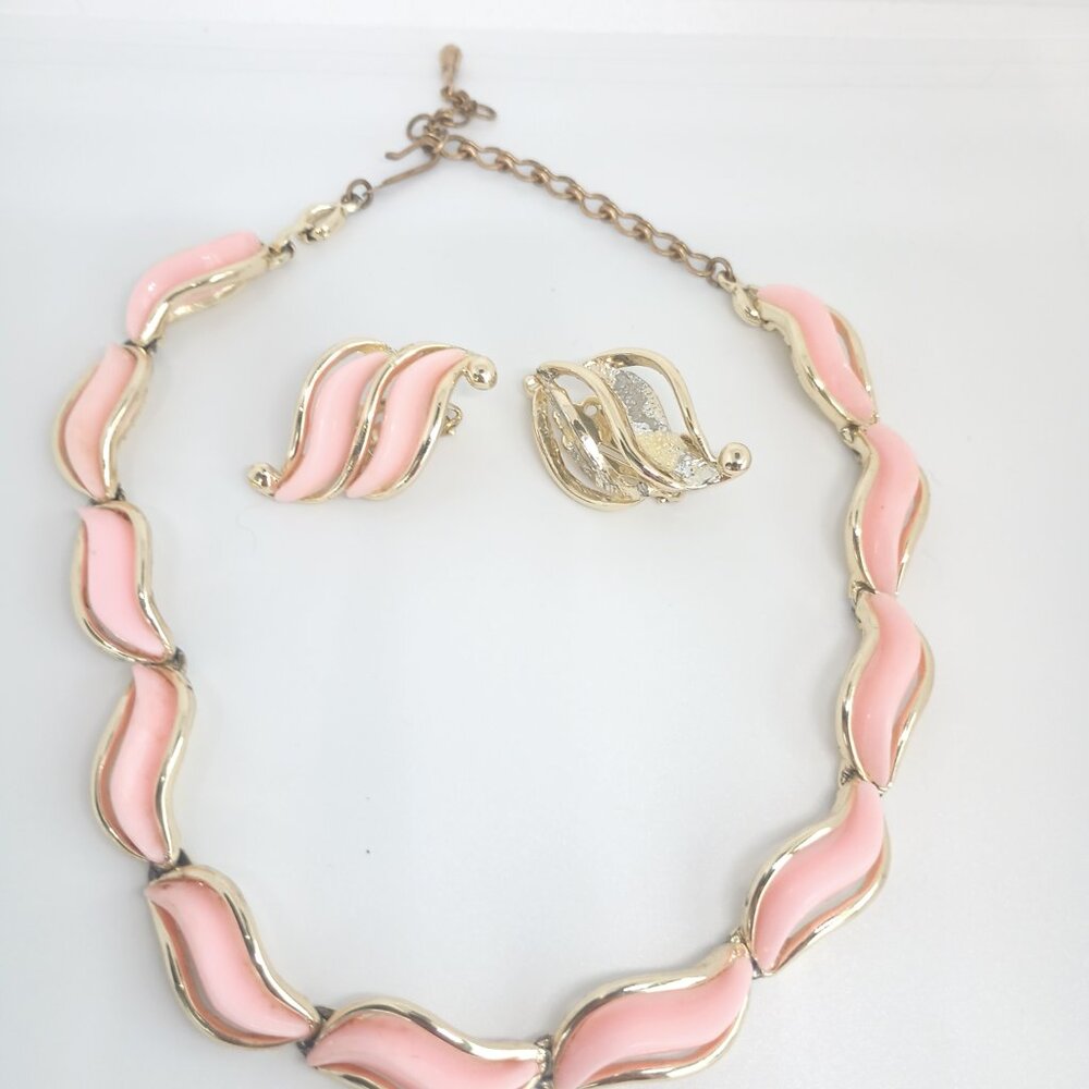 Vintage KARU ARKE Pink Moonglow Thermoset Necklace -16” Rare Beauty ~ MCM - Picture 2 of 8
